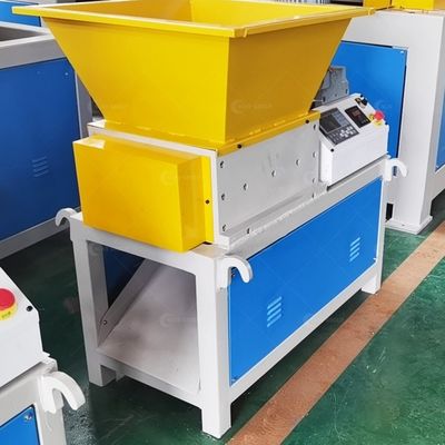800-5000kg/h 용량 작은 이중 셰프트 종이 분쇄기 고객의 요구를 충족시키기 위해